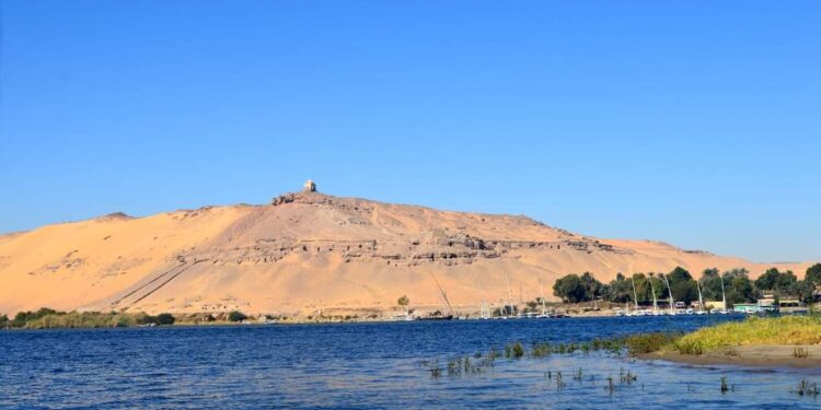 أسوان هي جبل أبو الهوا …!!