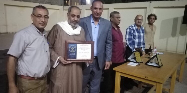 اتحاد شباب ارمنت يكرم ساره الرزيقى ثالث الجمهورية فى القصة القصيرة .