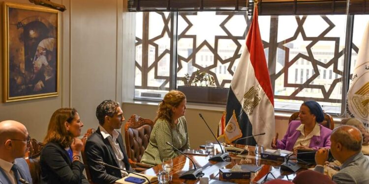 وزيرة البيئة تلتقي رئيسة منطقة إفريقيا والشرق الأوسط وآسيا