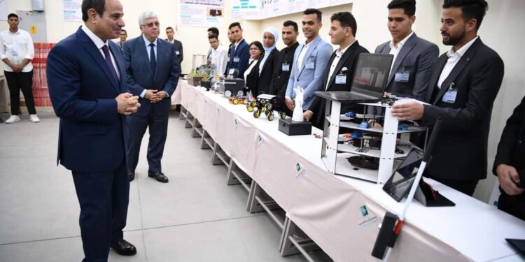 السيسي يتفقد الجامعة التكنولوجية بمدينة برج العرب
