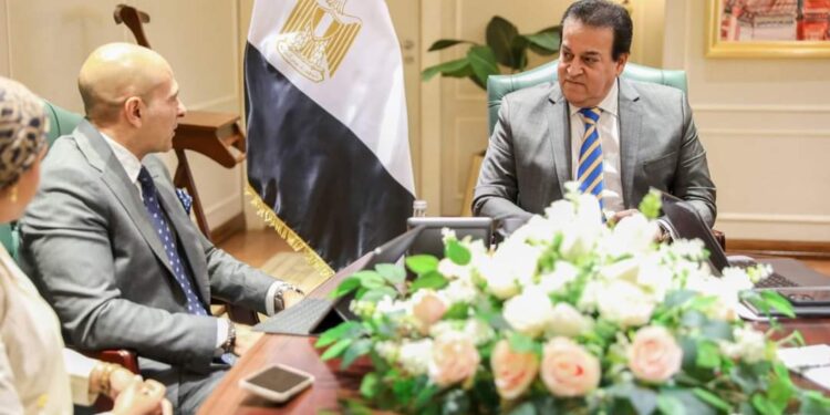 وزير الصحة يعقد اجتماعاً لمتابعة أعمال تنفيذ المبادرة الخاصة بجلطات القلب الحادة “كل ثانية حياة” …