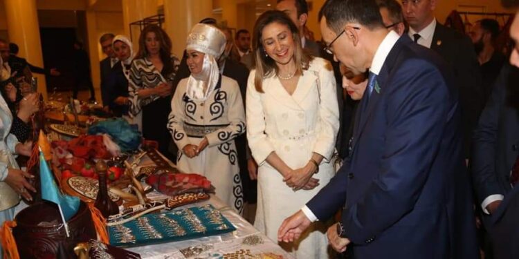 وزيرة الثقافة تشهد انطلاق فعاليات أيام الثقافة لجمهورية كازاخستان