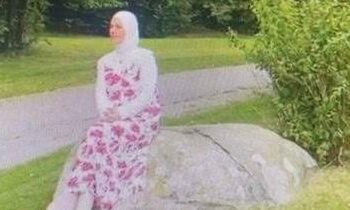 فارَ الْحَنينُ وَ وَجْهُ النُّورِ مِـشْكاتي …