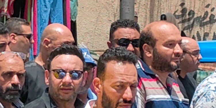 مصطفى قمر يتقدم تشييع جثمان عمته في الإسكندرية