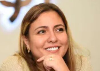 أزمة صحية مفاجئة لوالد مي كساب ونقله للعناية المركزة