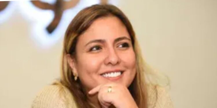 أزمة صحية مفاجئة لوالد مي كساب ونقله للعناية المركزة