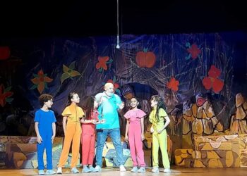 إقبال كبير على العرض المسرحي “بابا.. أنا آسف” لمسرح الطفل ببورسعيد