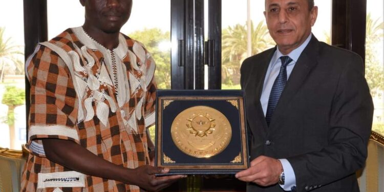 وزير الطيران  يبحث مع وزير النقل التعاون المشترك