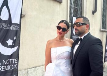 درّة تحتفل مع زوجها بفوزه بجائزة دولية …