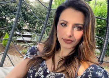 لا أحتملُ رؤيةَ عصفورٍ في قفص”