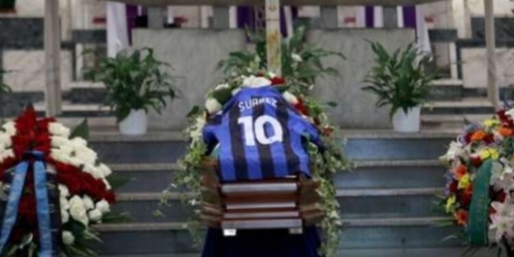 مشاهد من جنازة أسطورة برشلونة لويس سواريز.