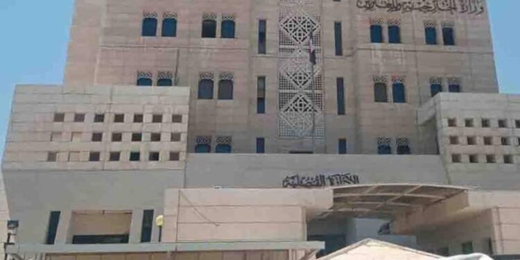 سوريا تدين قيام وفد من وزارة الخارجية الفرنسية بالدخول بشكل غير مشروع إلى الأراضي السورية