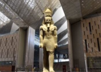 سويسرا تعيد قطعة من تمثال لرمسيس الثانى إلى مصر