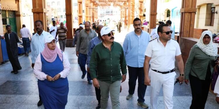 محافظ أسوان يوجه لإزالة 5 حالات إشغال