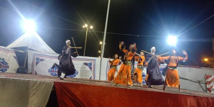 إقبال وتفاعل كبير مع عروض الفنون الشعبية لقصور الثقافة