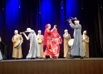 فرقتا الإسماعيلية وأسيوط للفنون الشعبية تبهران جمهور الثغر