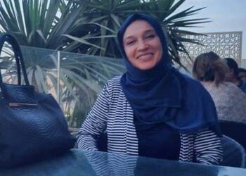 جميلة انتِ بشكل موجع !