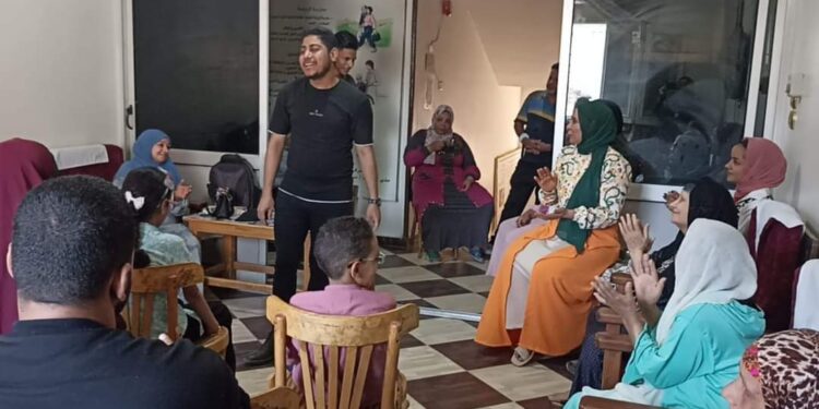 مواهب ثقافة سوهاج تحتفي بذكرى ثورة 30 يونيو بدار المسنين