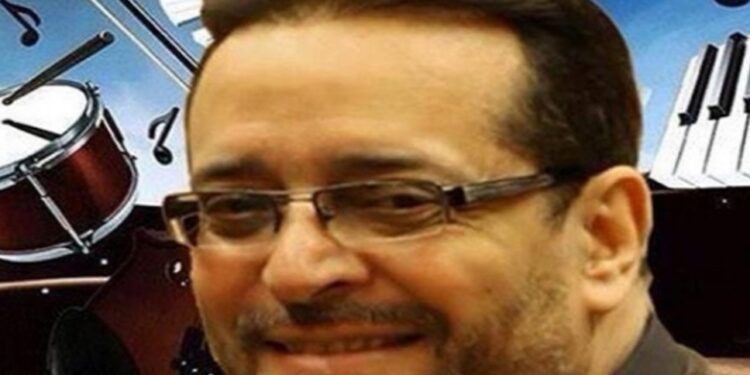 تعرف على أبناء الفنان علاء عبد الخالق واحفاده ..