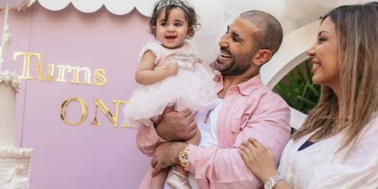 أحمد سعد يستقبل مولودته الثانية بالآذان …