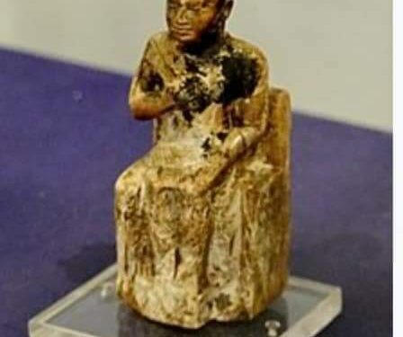 «المـلك خـوفو» صاحب الهرم الأكبر