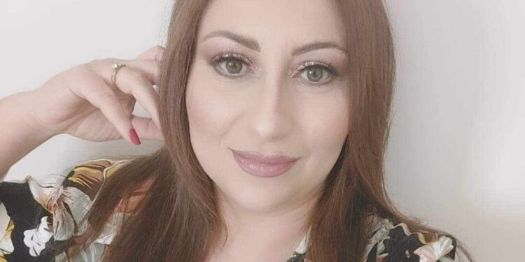 البحر أيضا نبذني …