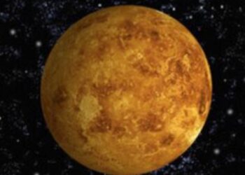 انتظروا .. إصطفاف سماوي ثلاثي الألوان يزين السماء اليوم