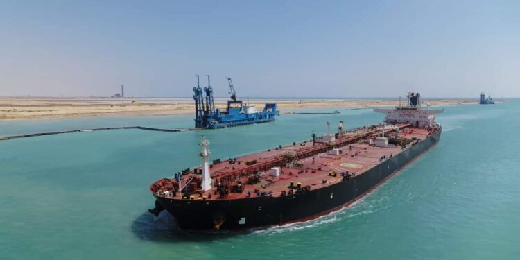 قناة السويس تشهد عبور 72 سفينة …