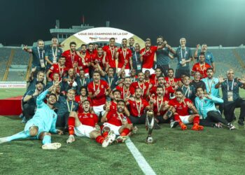 10 آلاف مشجع فى مباراة تتويج الأهلى بدرع الدورى أمام حرس الحدود