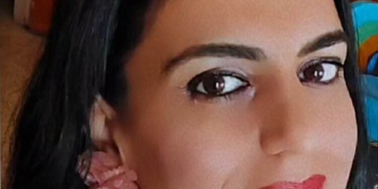 الدالية والجدار