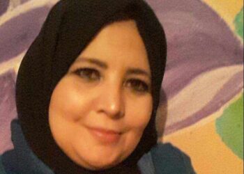 كف عنك حديث الشفاه