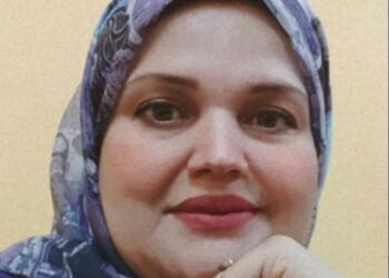 أسلاك شائكة