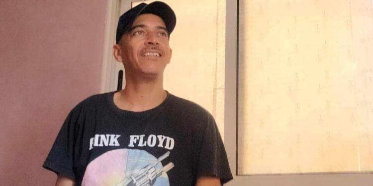 «الرابعة صباحا »كتب كمال أخلاقي