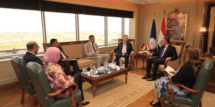 وزير السياحة والآثار يستقبل سفير ألمانيا بالقاهرة