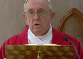 بابا الفاتيكان : السماح بحرق المصحف أمر مرفوض ومدان