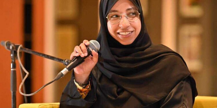 الناظرون إلى السماءِ تأملاً