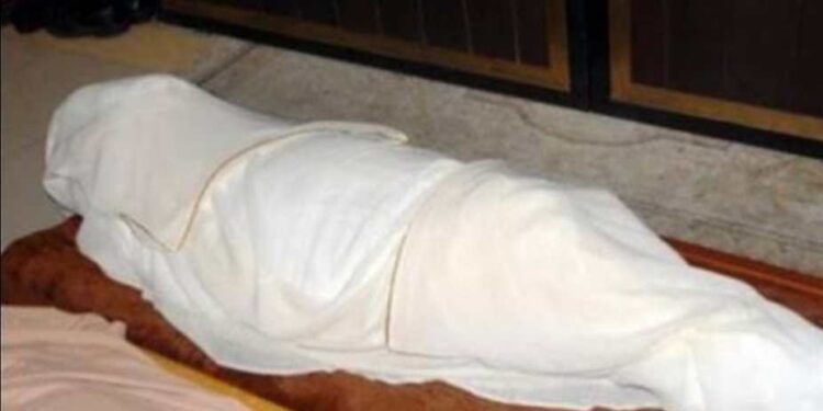 العثور على جثة شاب من ذوى الإحتياجات الخاصة داخل منزله بقرية مطوبس