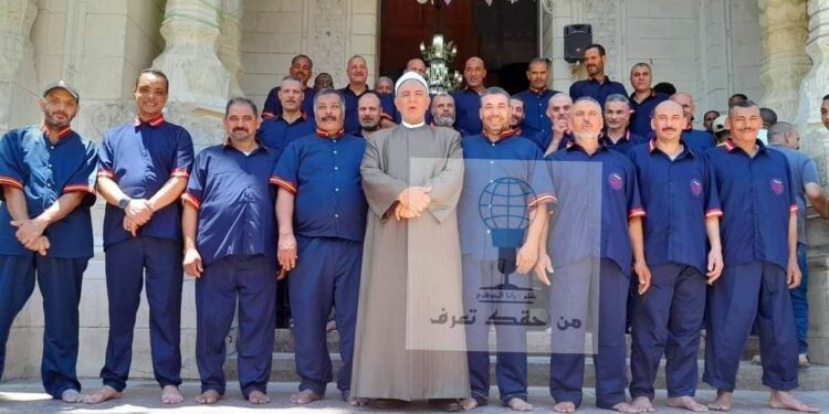 أول تطبيق للزي الموحد للعمال بمديرية أوقاف الإسكندرية