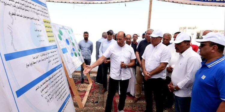 رئيس الوزراء يتفقد مشروع الصرف الصحي المتكامل لمدينة سيوة