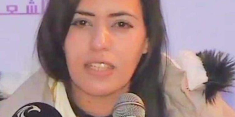 بنت الراوندي في القطار البطيىء