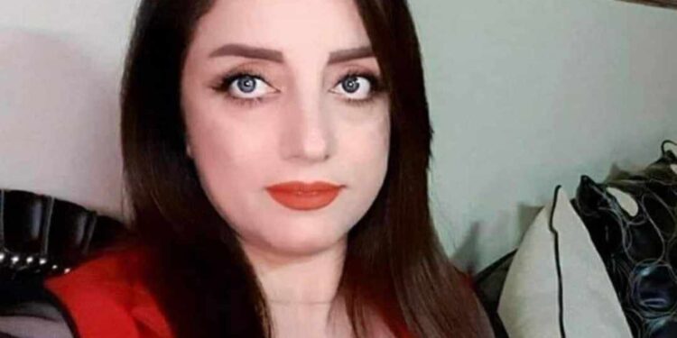 فـكـيف لا أغــــــــــضَـبُ  …