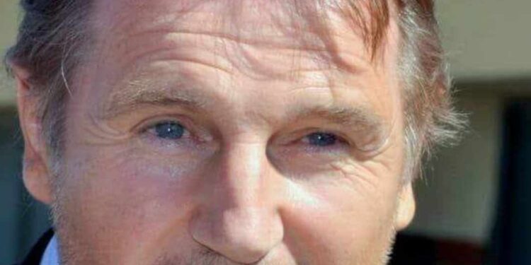 أنا غير رجال الأرض…