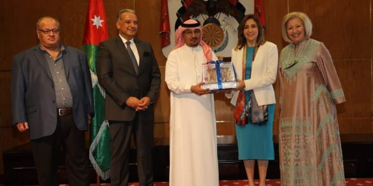 وزيرة الثقافة تشهد ونظيرتها الأردنية افتتاح “البرنامج الثقافي لمهرجان جرش