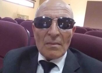 يَـقْــظَــةٌ  حَـــالِـــمَــــة