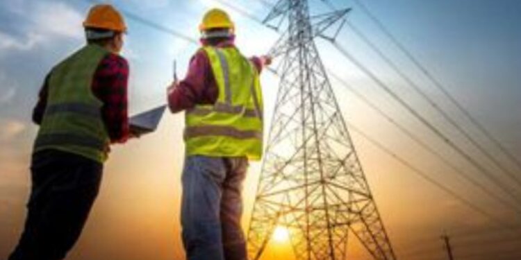 الخط الساخن لأعطال الكهرباء في الموجة الحارة.. 24 ساعة لاستقبال الشكاوى