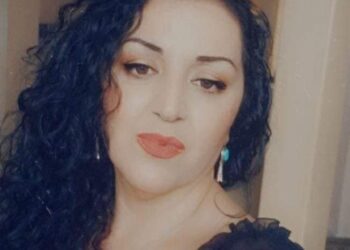 قبلني في المعبد …