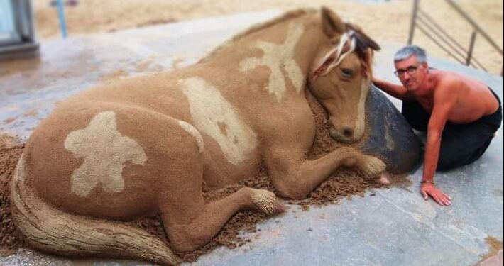 إبداع النحت على الرمال