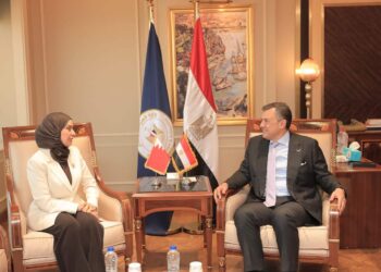وزير السياحة والآثار يلتقي بسفيرة البحرين بالقاهرة