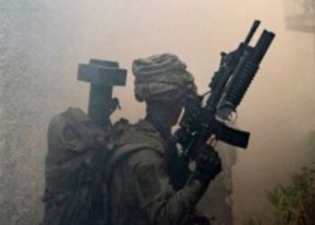 قوات إسرائيلية تحاصر مسجداً فى مدينة جنين وتهدد بقصفه