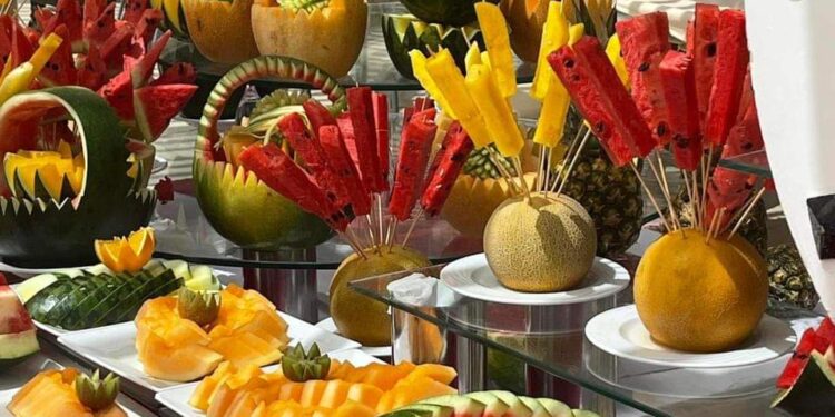 مهرجانات الفواكه” و”الأكوا بارك”.. متعة المصيفين فى فنادق الغردقة